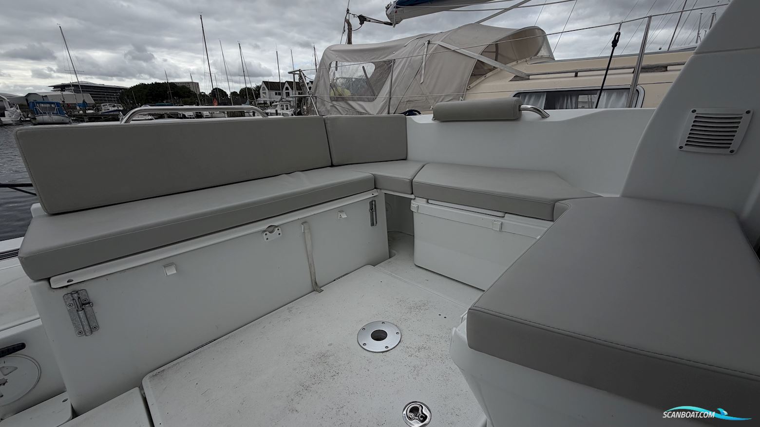 Beneteau Antares 7