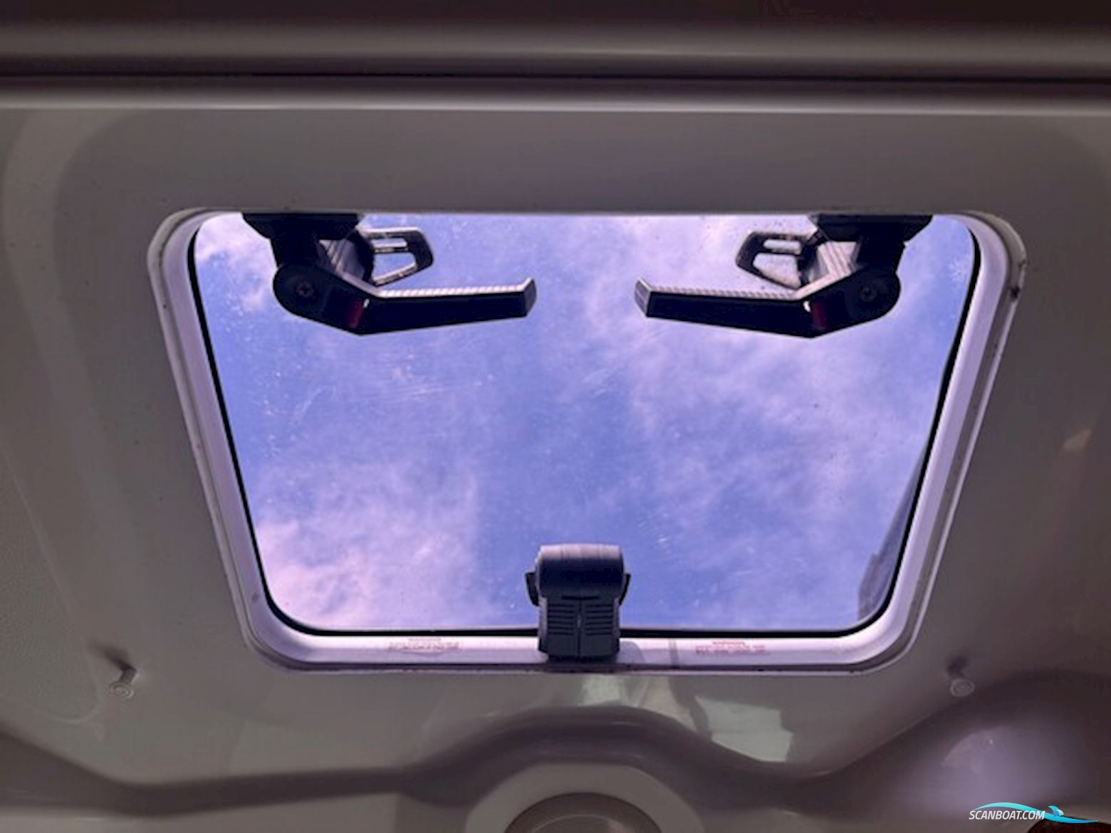 Beneteau Antares 780 Med 225 hk Yamaha-Efi 4 Takt V6 - Solgt