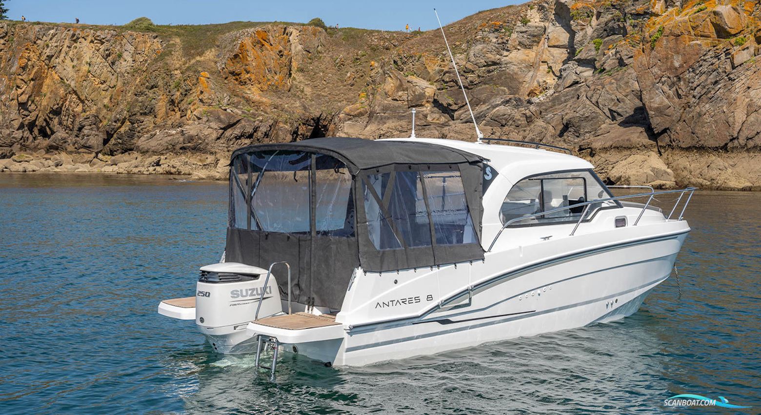Beneteau Antares 8