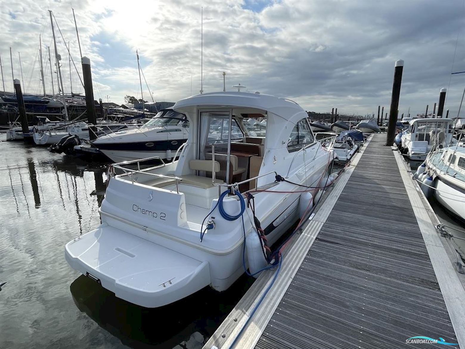 Beneteau Antares 8