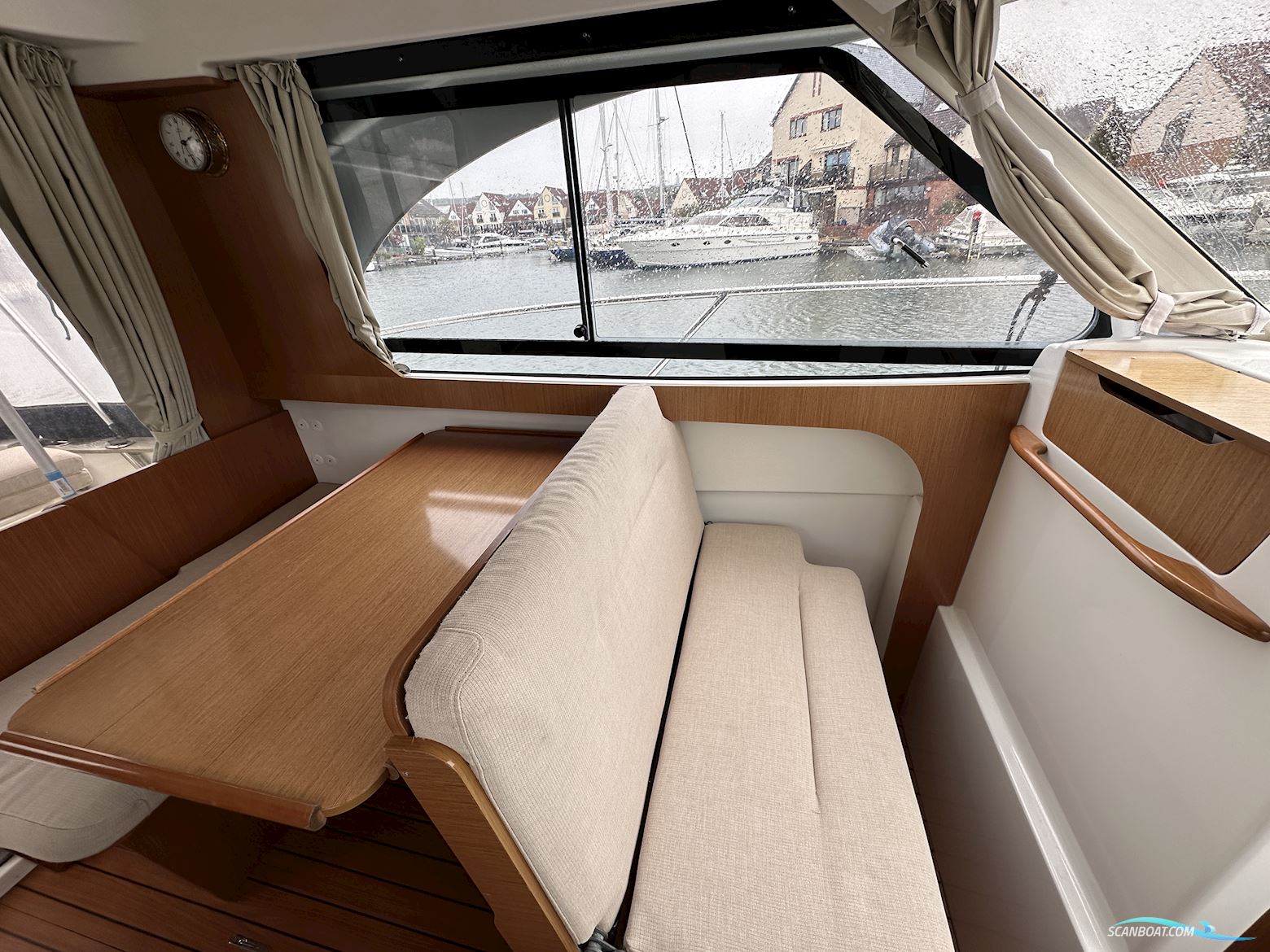 Beneteau Antares 8