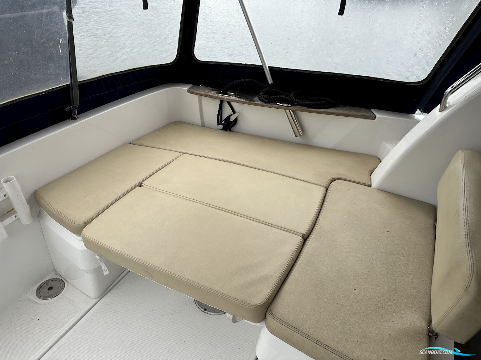Beneteau Antares 8