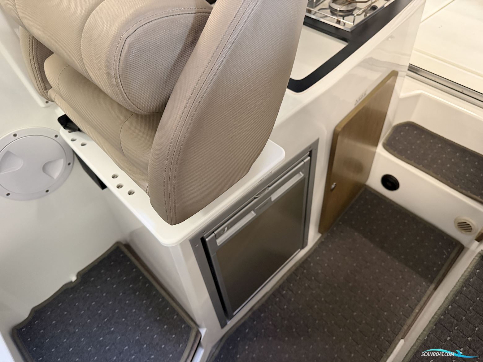 Beneteau Antares 8