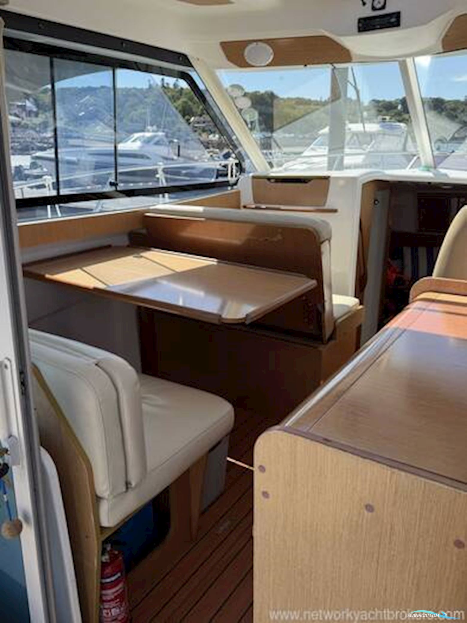 Beneteau Antares 8