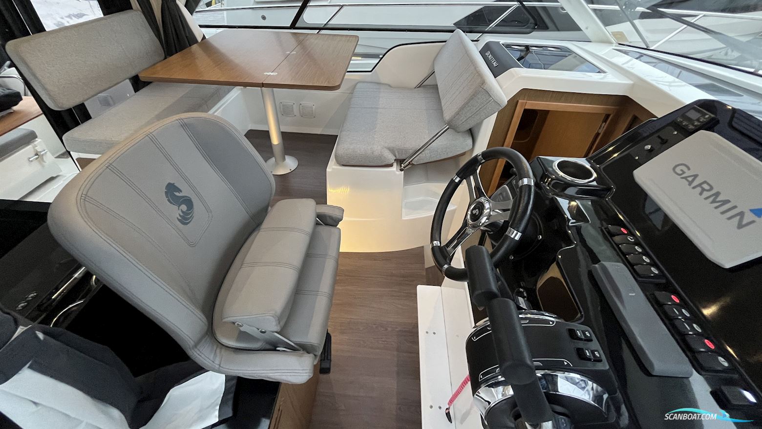 Beneteau Antares 9 