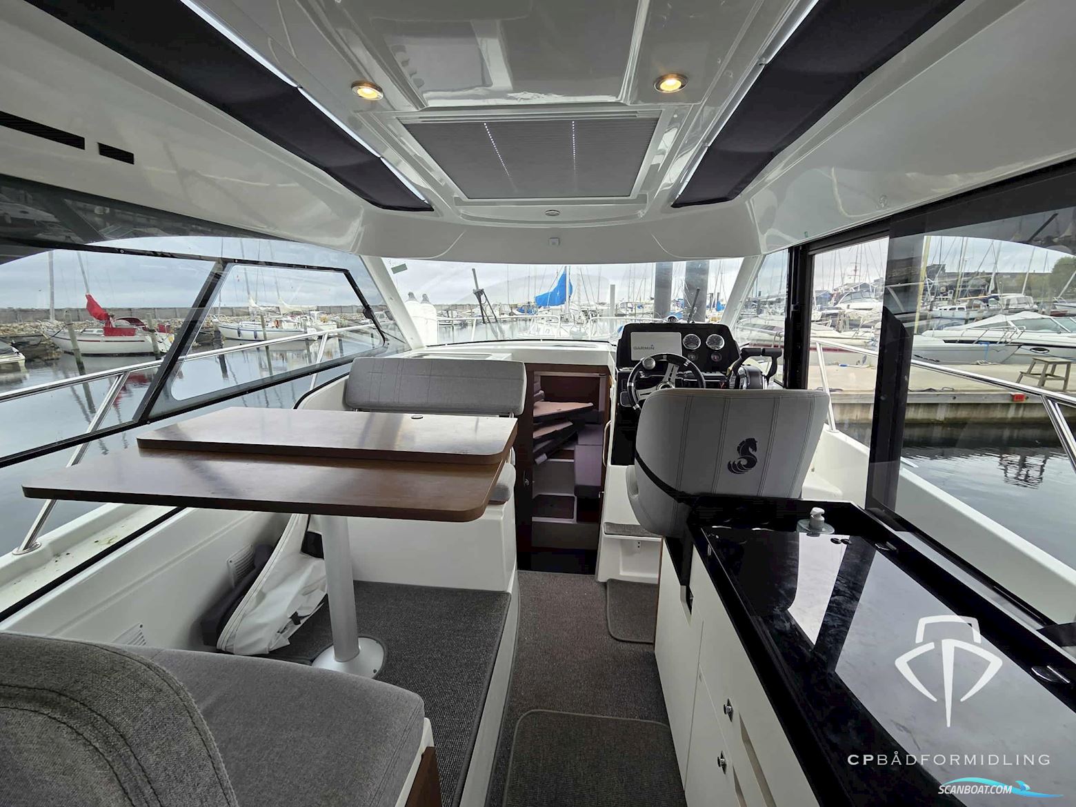 Beneteau Antares 9