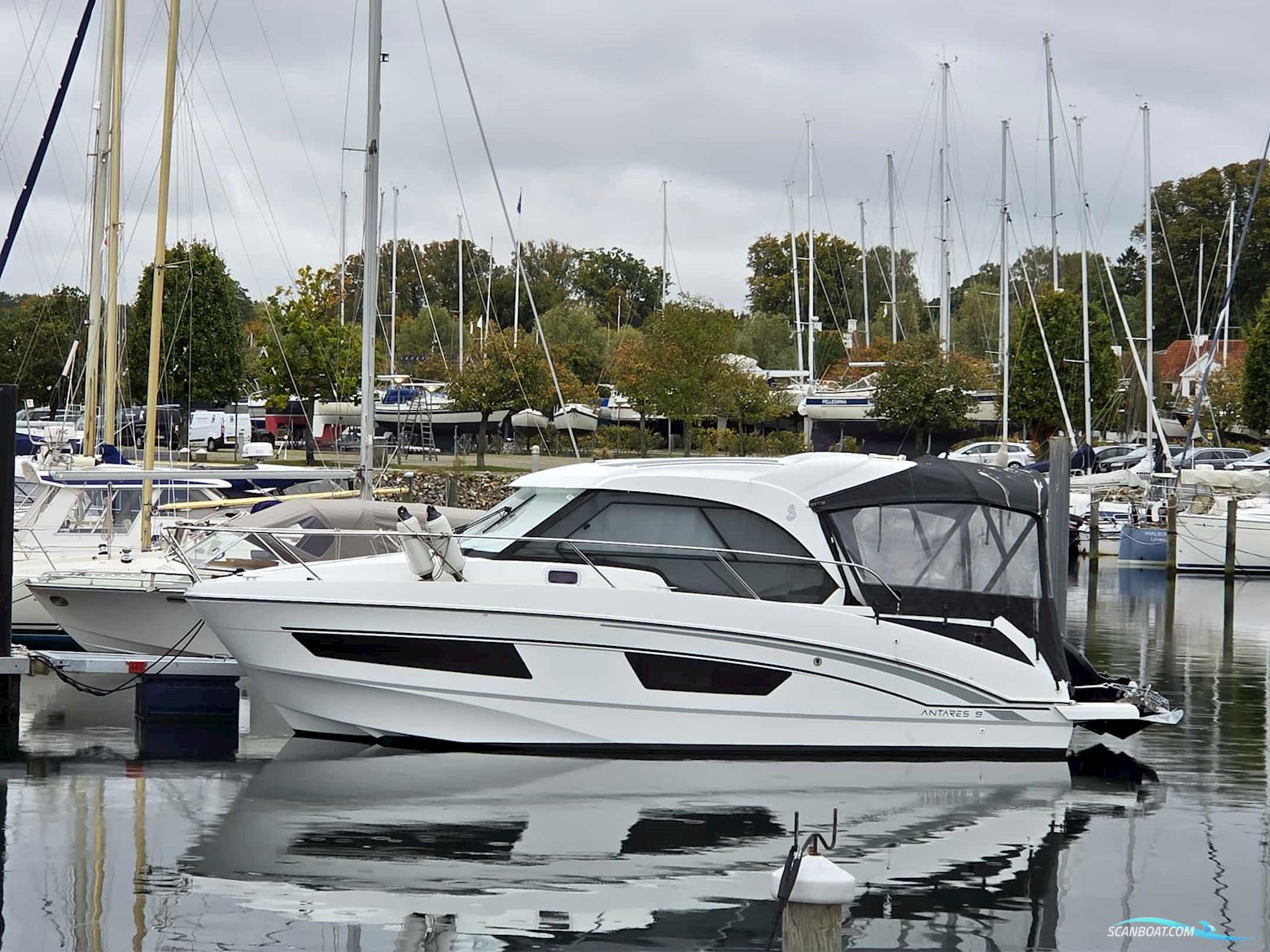 Beneteau Antares 9