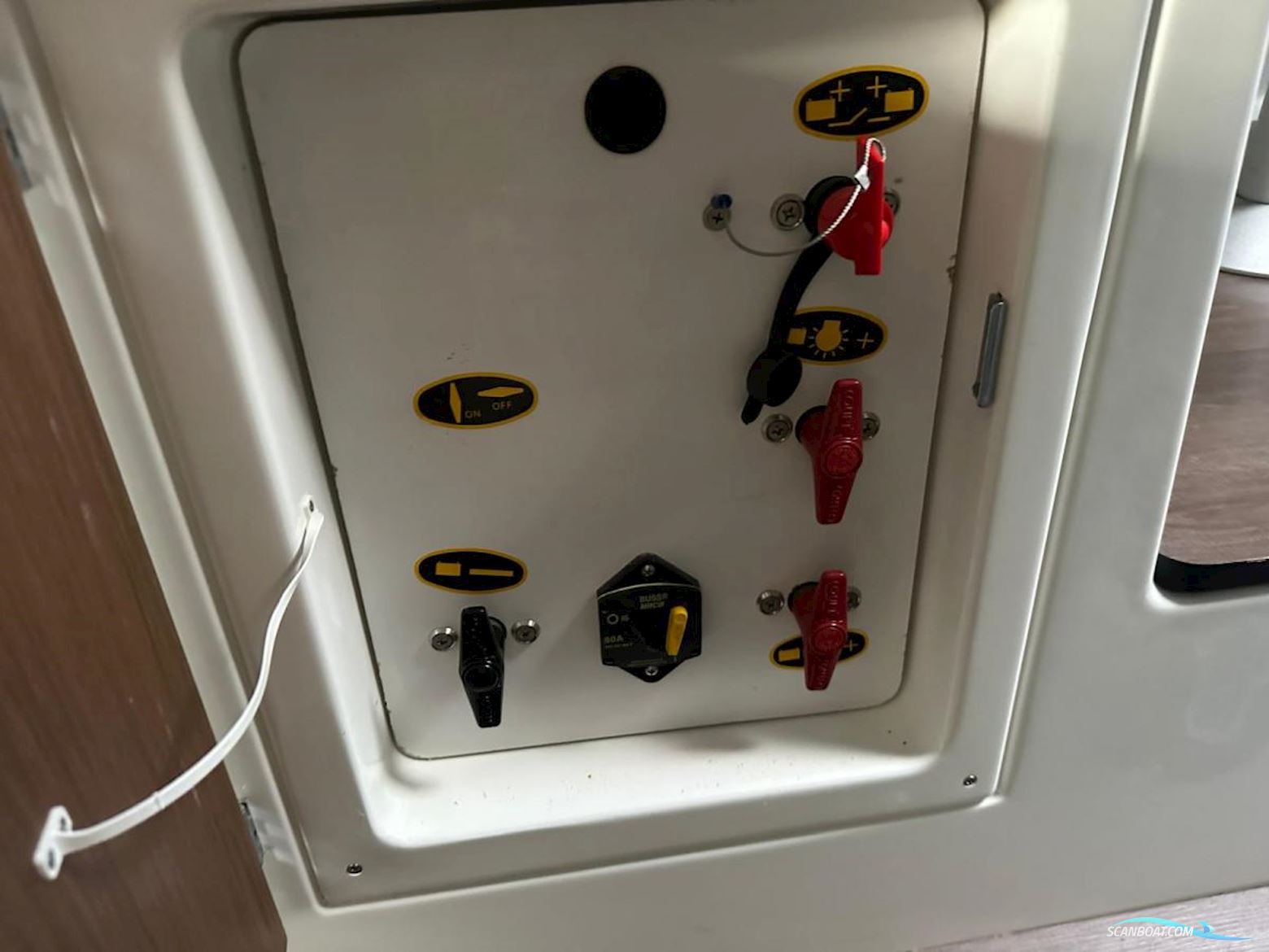 Beneteau Antares 9