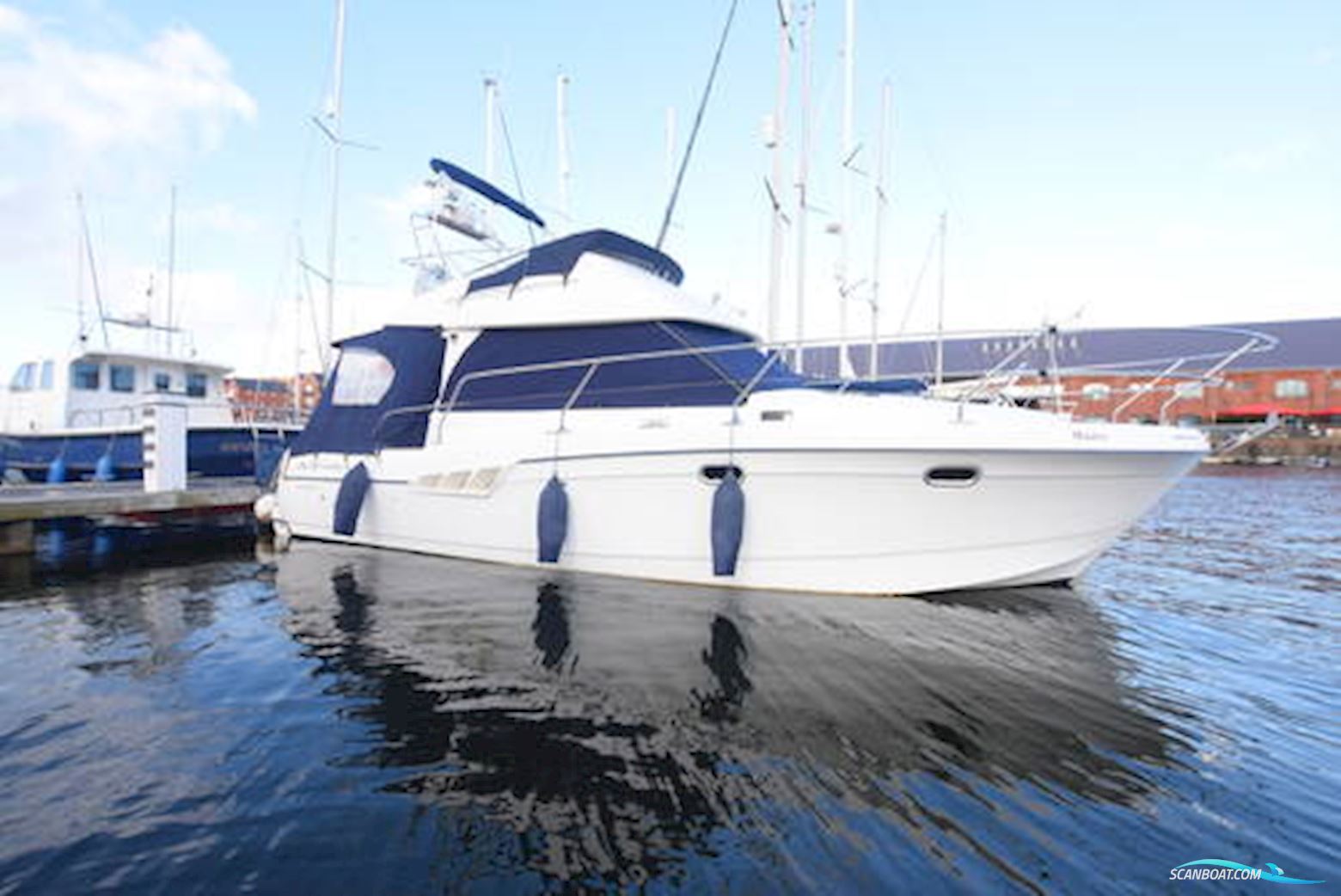 Beneteau Antares 9.80 Motorbåt 2005, med Nanni 4.390 motor, England