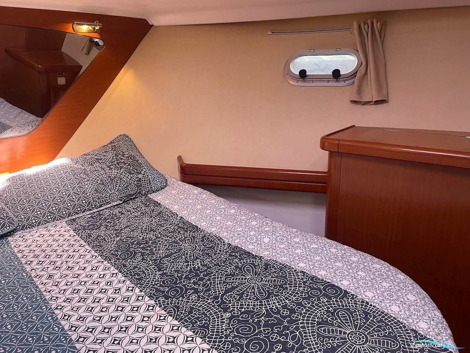 Beneteau Antares 980