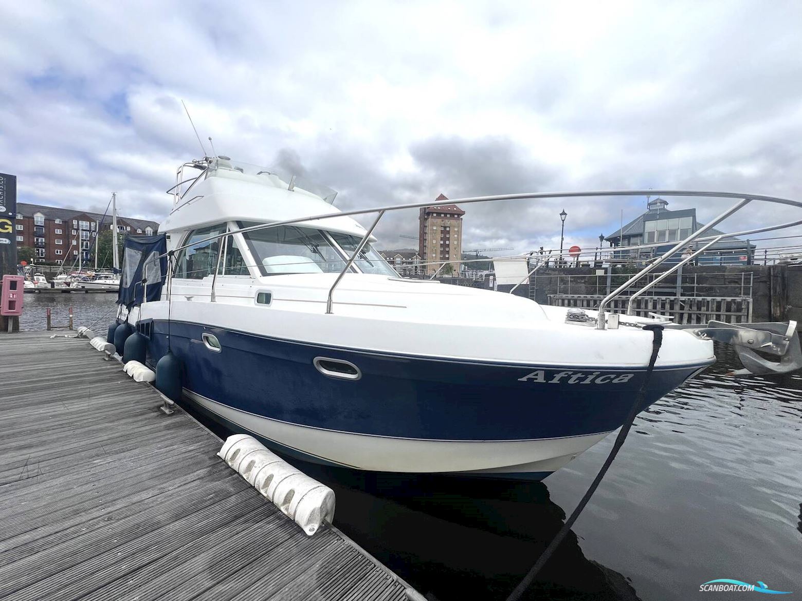 Beneteau Antares 980 Motorbåt 2003, med Nanni 4390 TDI motor, England