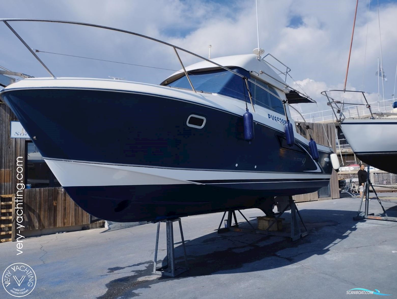 Beneteau Antares Serie 9 Motorbåt 2005, med Volvo Penta Tamd 43TD motor, Frankrike