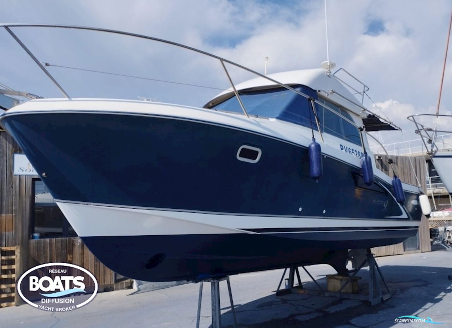 Beneteau Antares Serie 9 Motorbåt 2005, med  Volvo Penta motor, Frankrike