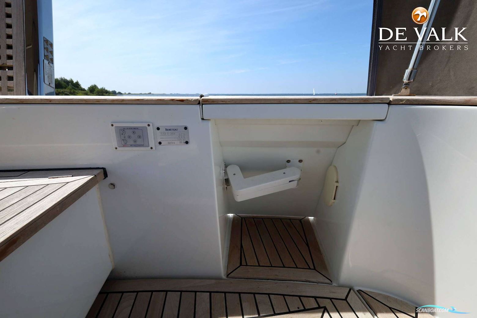 Beneteau Flyer 12 Cabin
