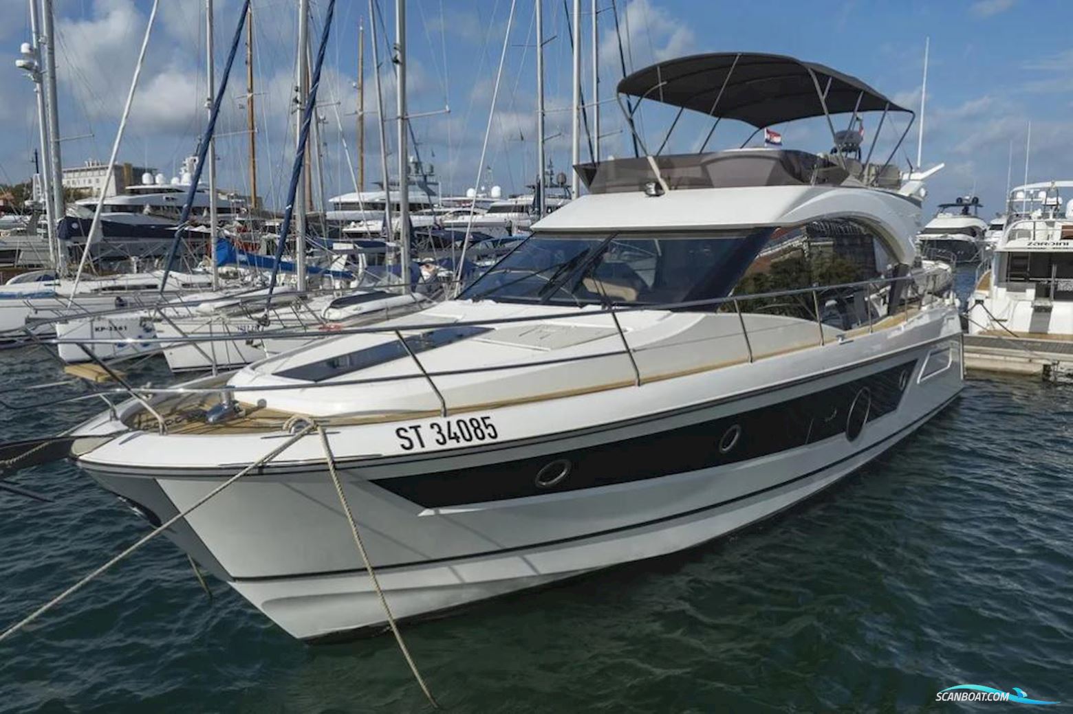 Beneteau Monte Carlo 52 Motorbåt 2022, med Volvo Penta Ips 600 motor, Kroatien