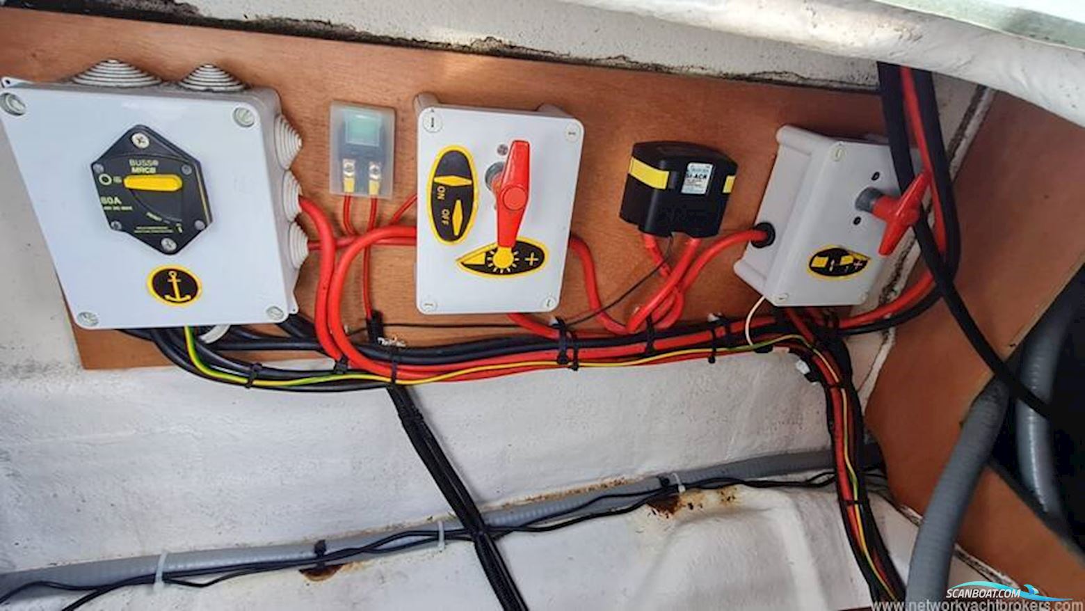 Beneteau Rubis 750 Flyer Sun Deck