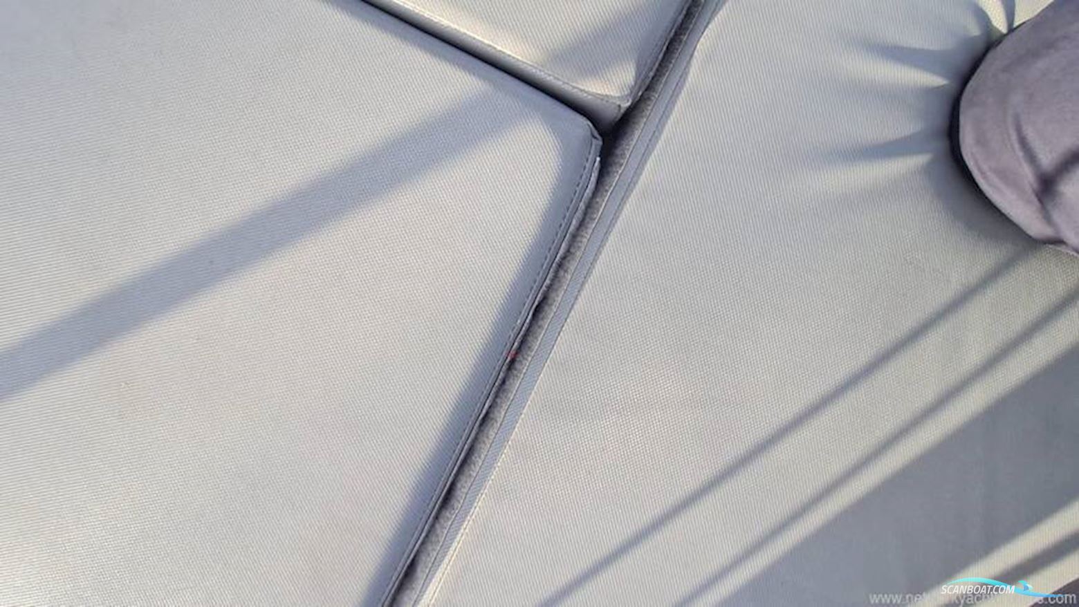 Beneteau Rubis 750 Flyer Sun deck