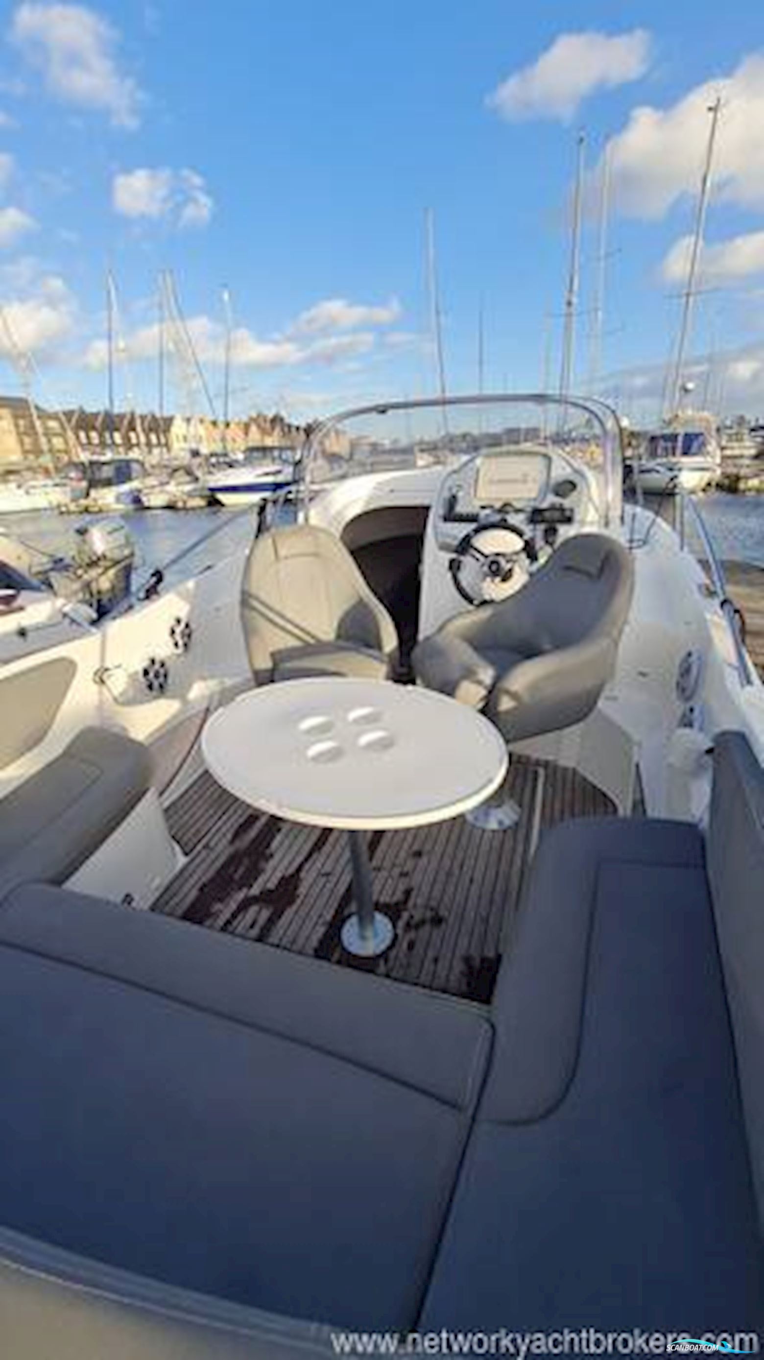 Beneteau Rubis 750 Flyer Sun deck
