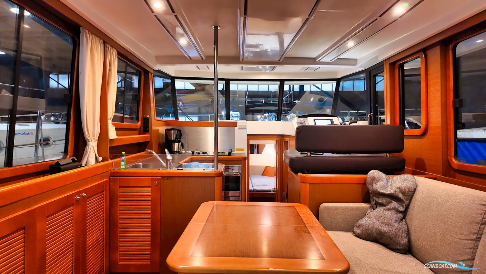 Beneteau Swift Trawler 34 Flybridge