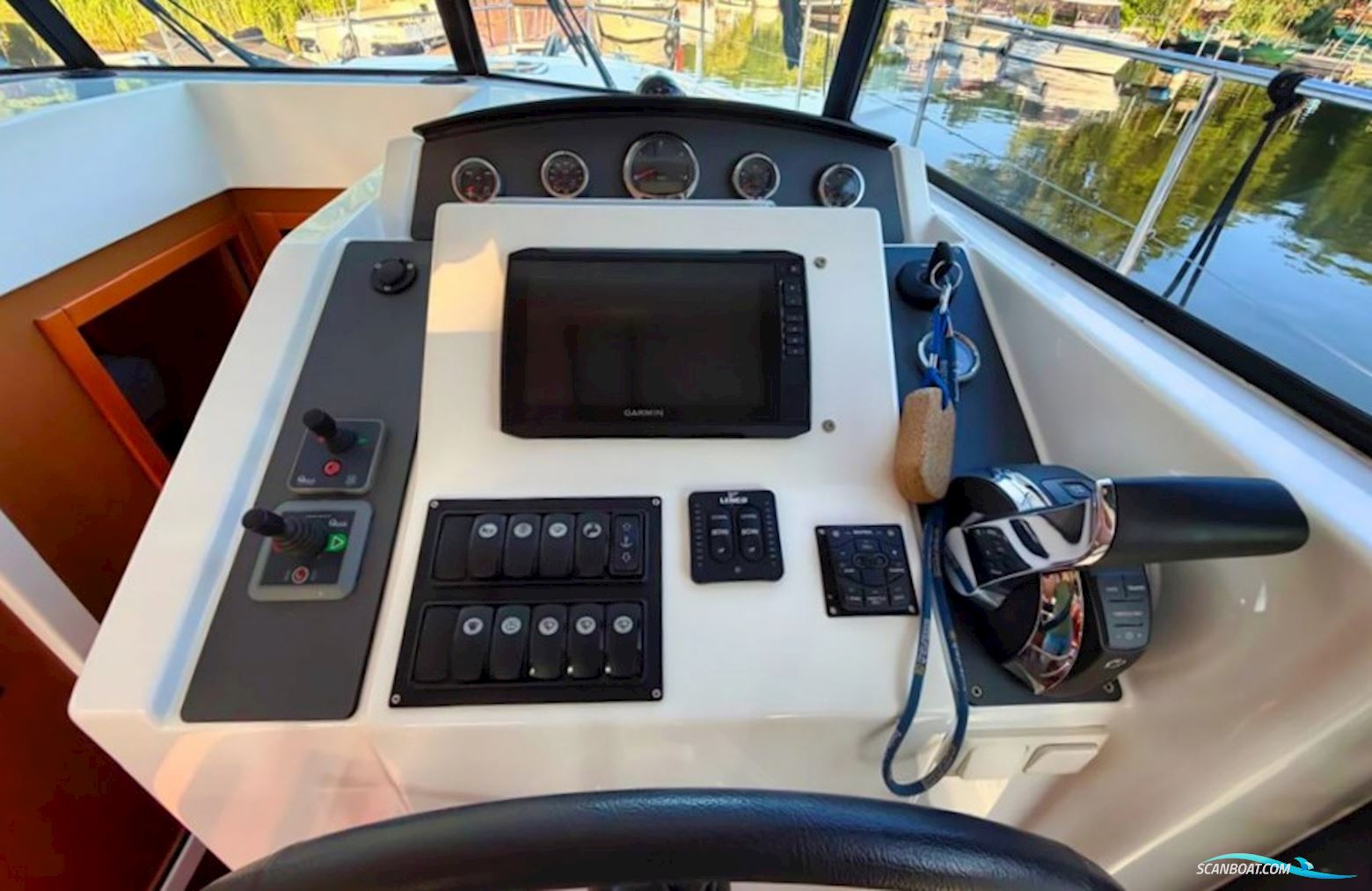 Beneteau Swift Trawler 34 Flybridge