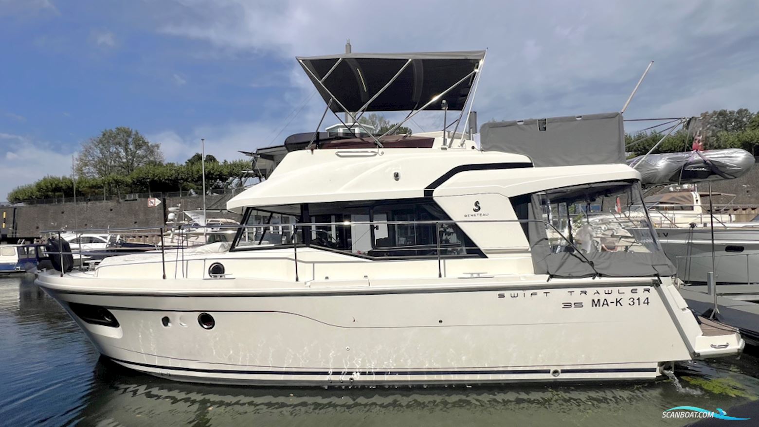Beneteau Swift Trawler 35