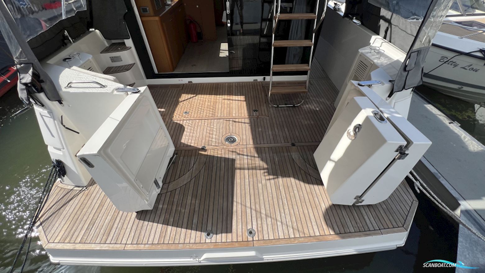 Beneteau Swift Trawler 35