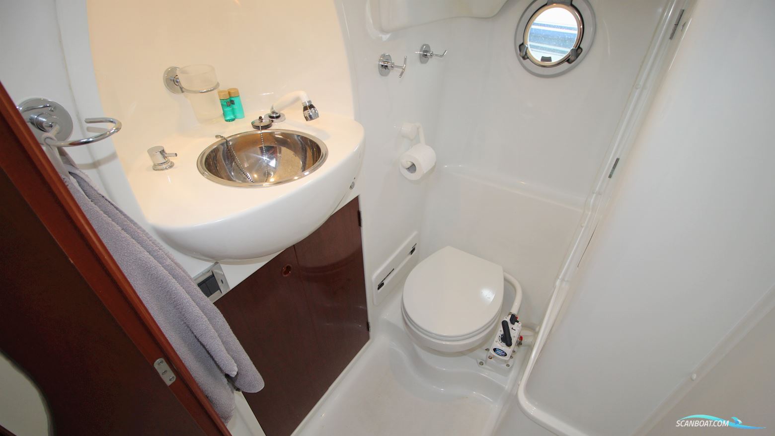 Beneteau Swift Trawler 42