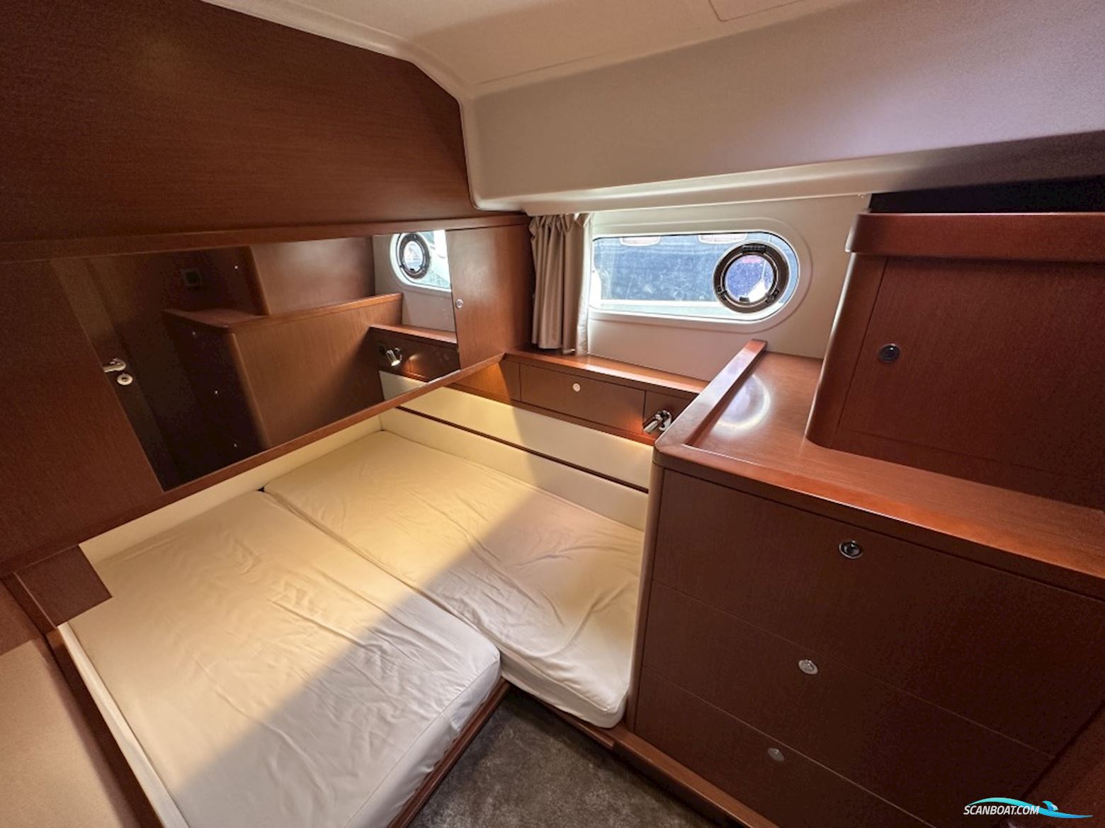 Beneteau Swift Trawler 44