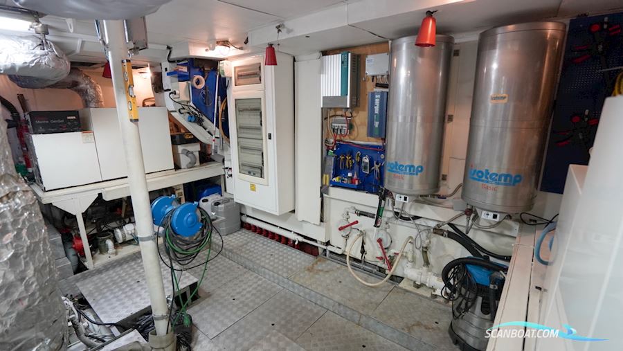 Benetti 79 Sail Division