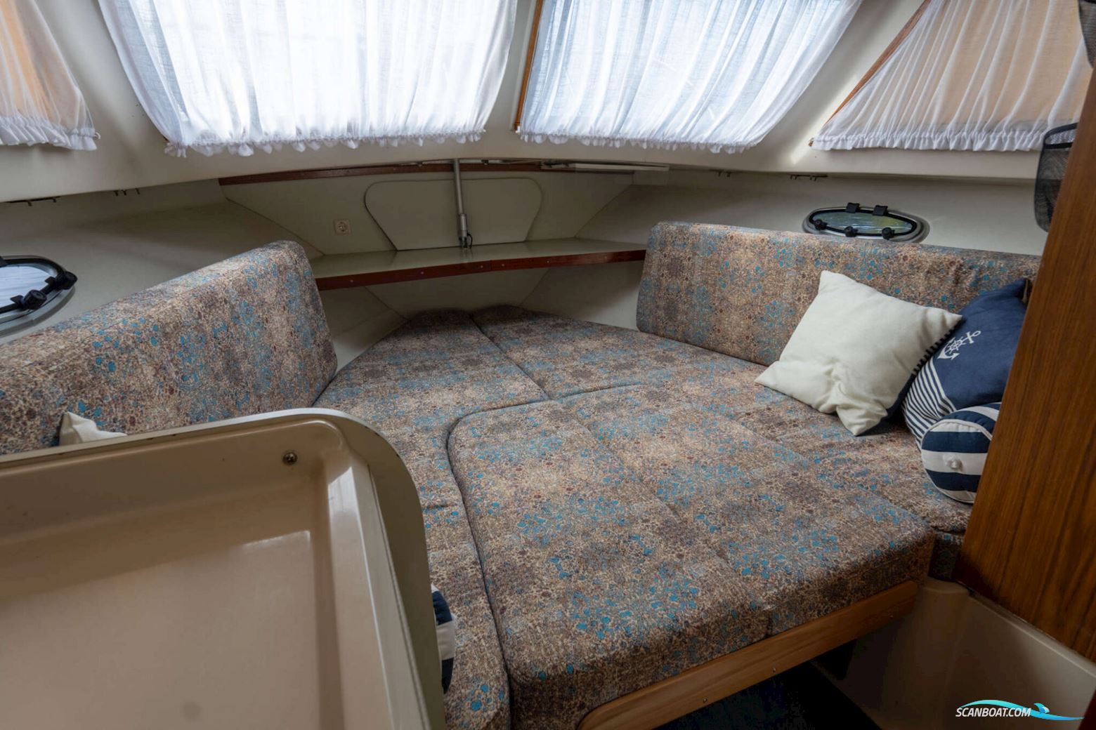 Bertram 25 Express Cruiser