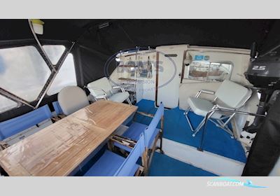 Bertram 28 Fly Motorbåt 1979, med Mercruiser motor, Frankrike