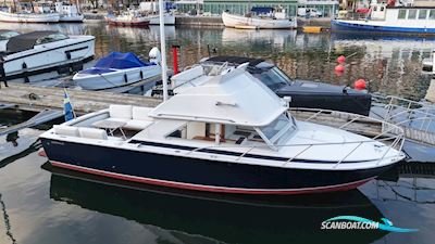 Bertram 28 Flybridge Motorbåt 1973, med Mercruiser motor, Sverige