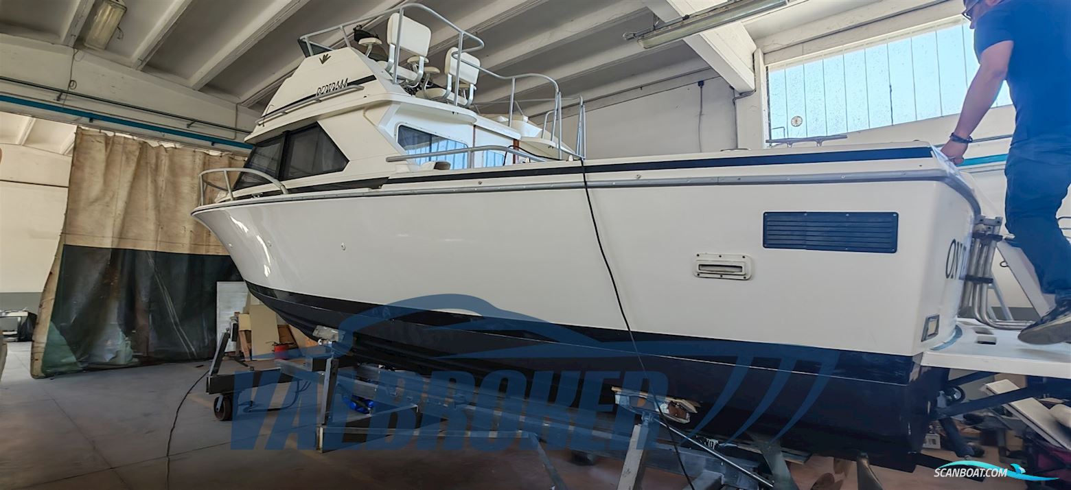 Bertram Yacht 28 Fly