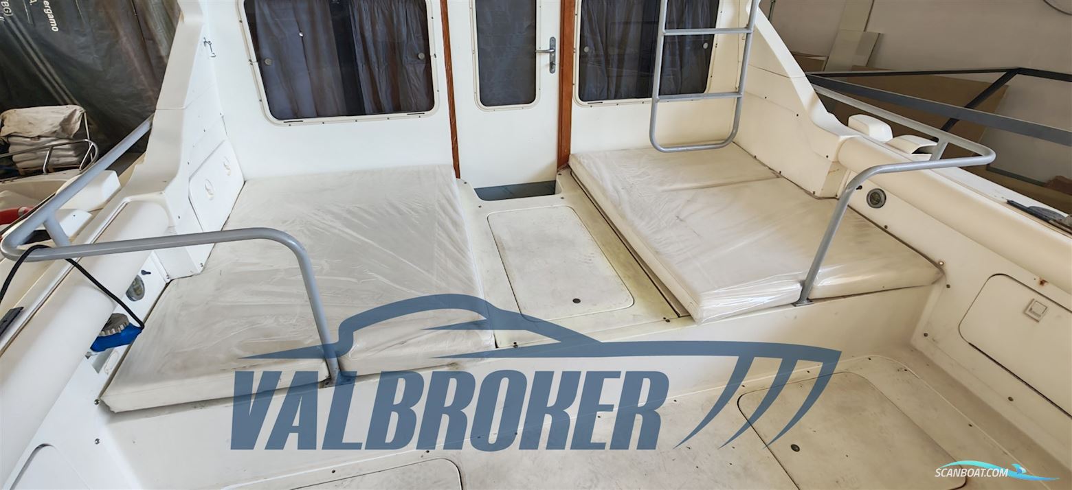 Bertram Yacht 28 Fly