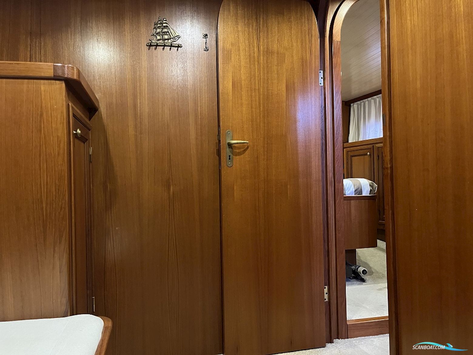 Blauwe Hand Trawler 1400