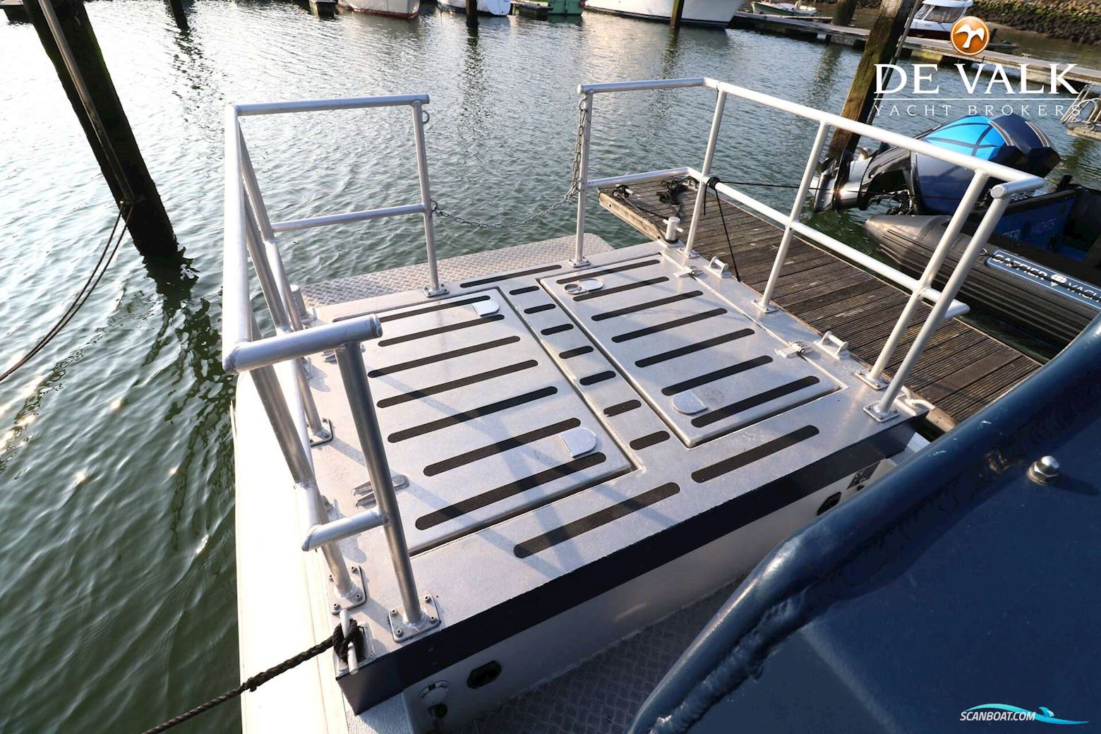 Blue Spirit 10.00 Cabin