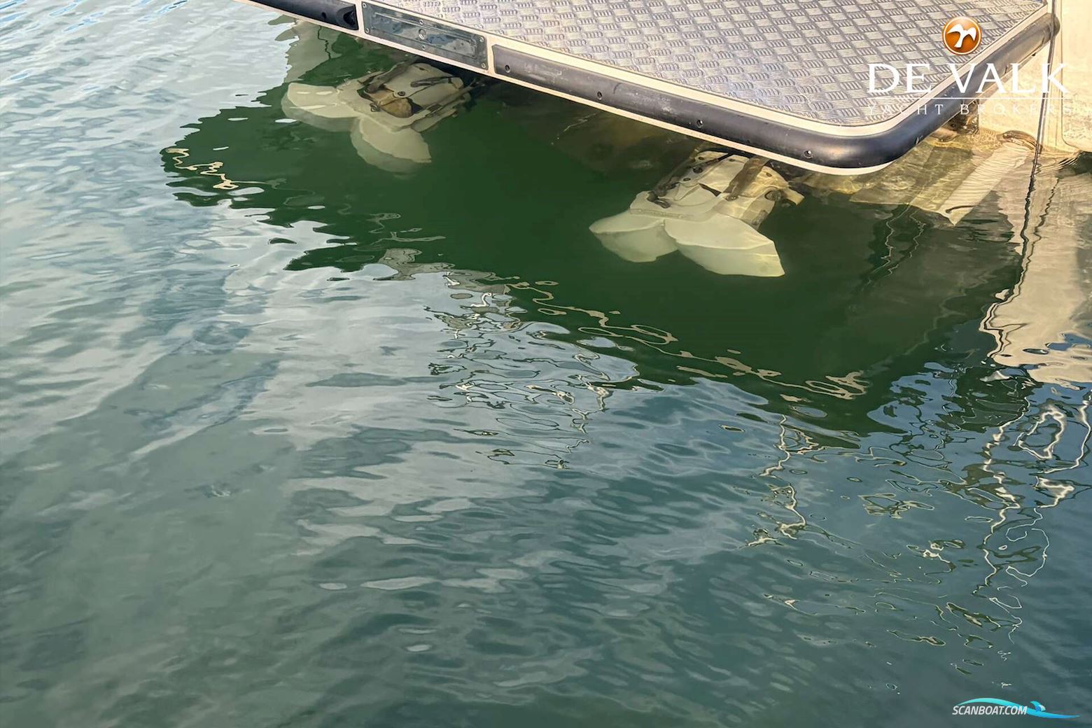 Blue Spirit 10.00 Cabin