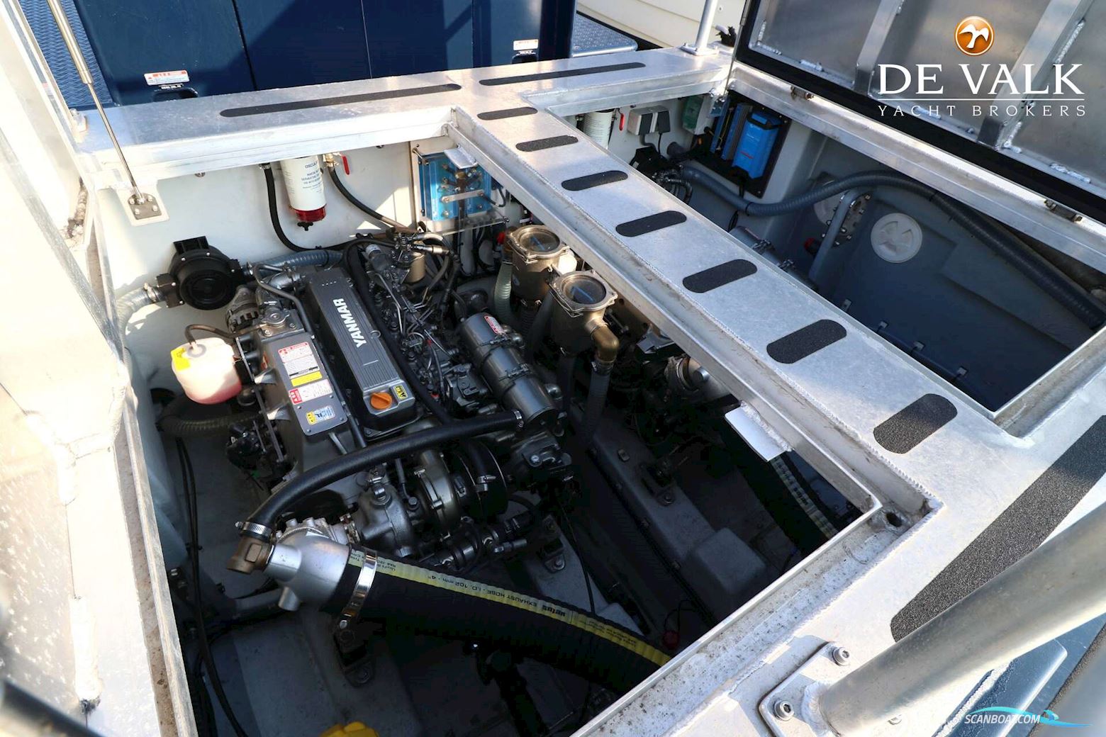 Blue Spirit 10.00 Cabin