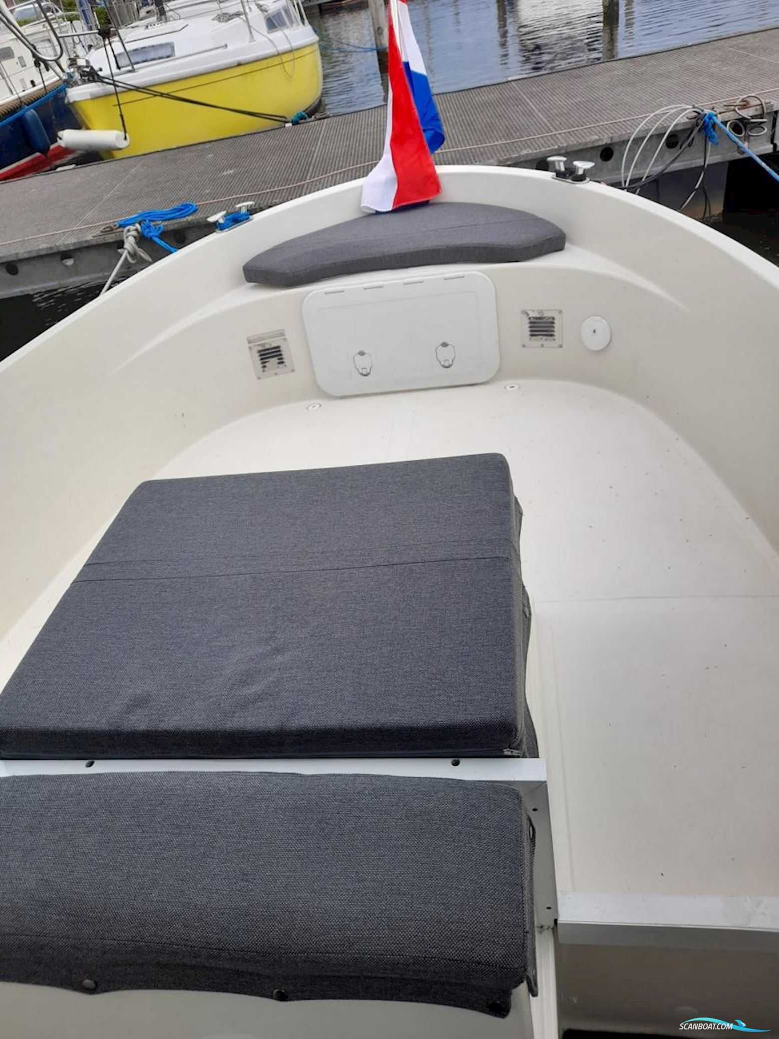 Blue Star Retro Cabin 22 Fisherboat