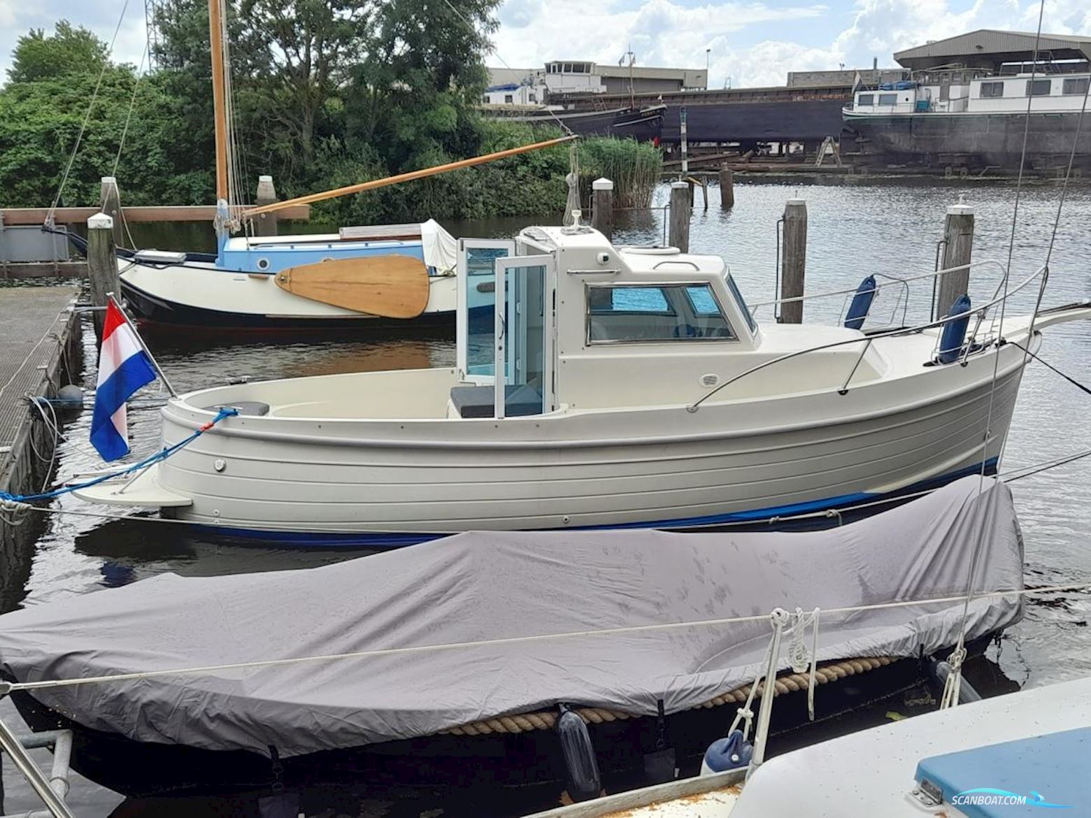 Blue Star Retro Cabin 22 Fisherboat
