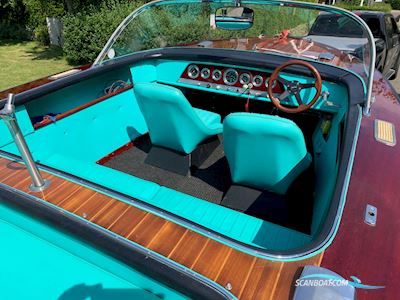 Boesch 580 Acapulco de Luxe Motorbåt 1967, med Boesch Marine 250 motor, Holland