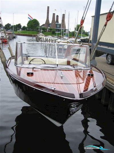 Boesch 650 Portofino de Luxe Motorbåt 1972, med Boesch Marine motor, Holland