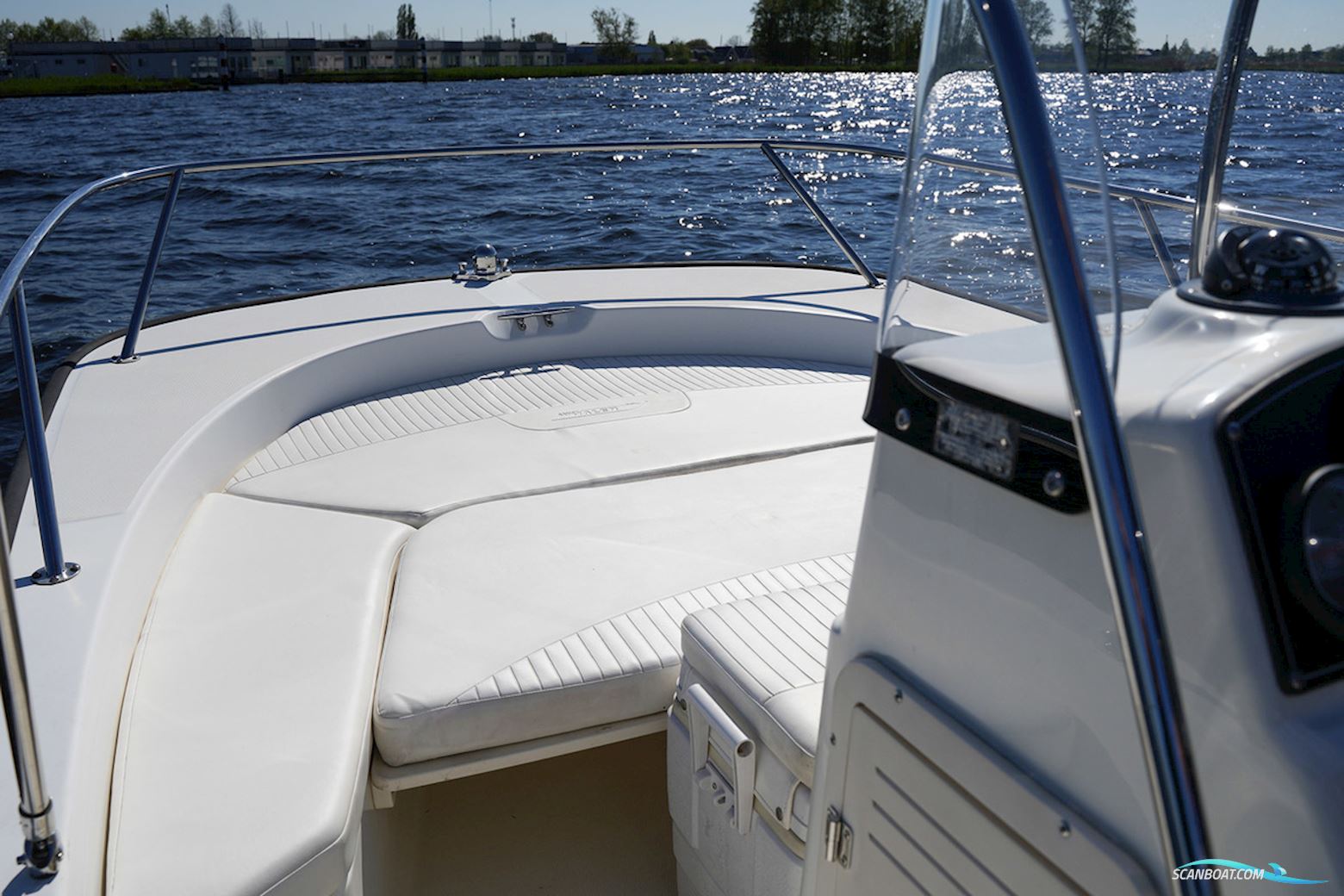 Boston Whaler 190 Montauk