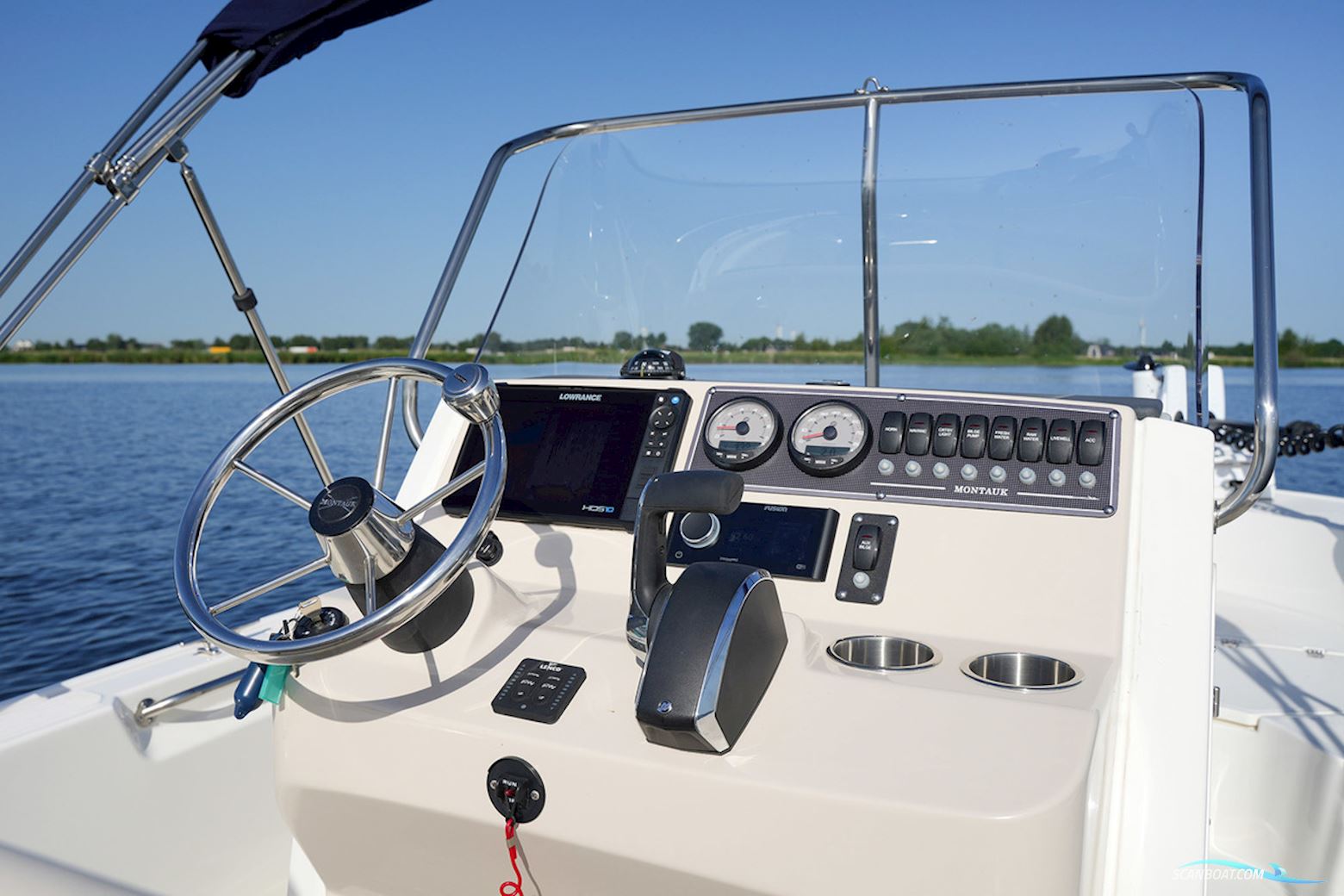 Boston Whaler 210 Montauk