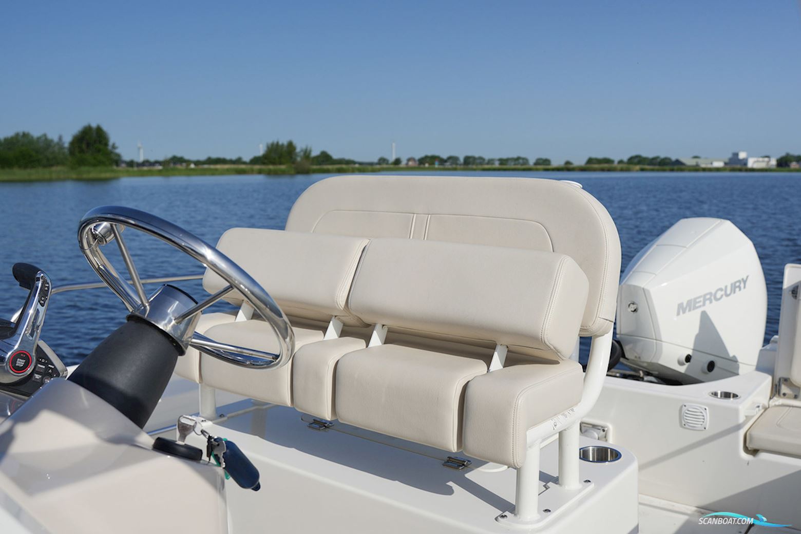 Boston Whaler 210 Montauk
