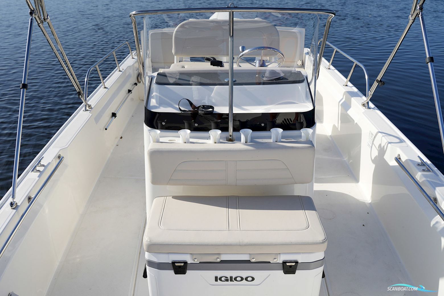 Boston Whaler 210 Montauk