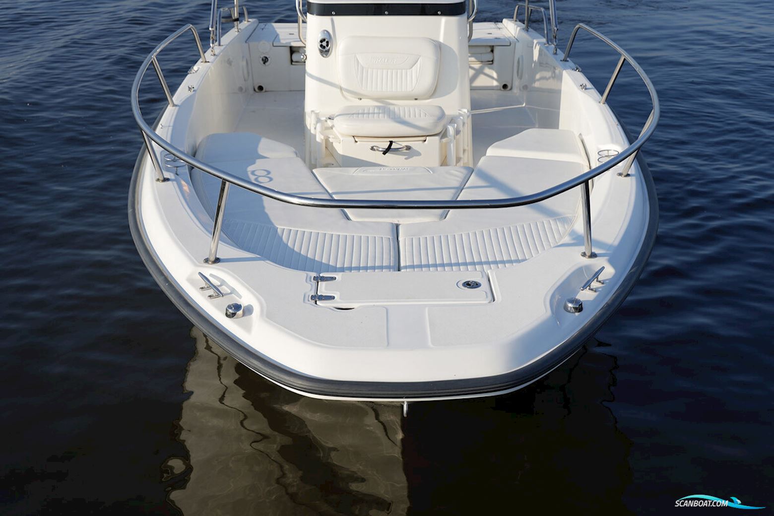 Boston Whaler 230 Dauntless