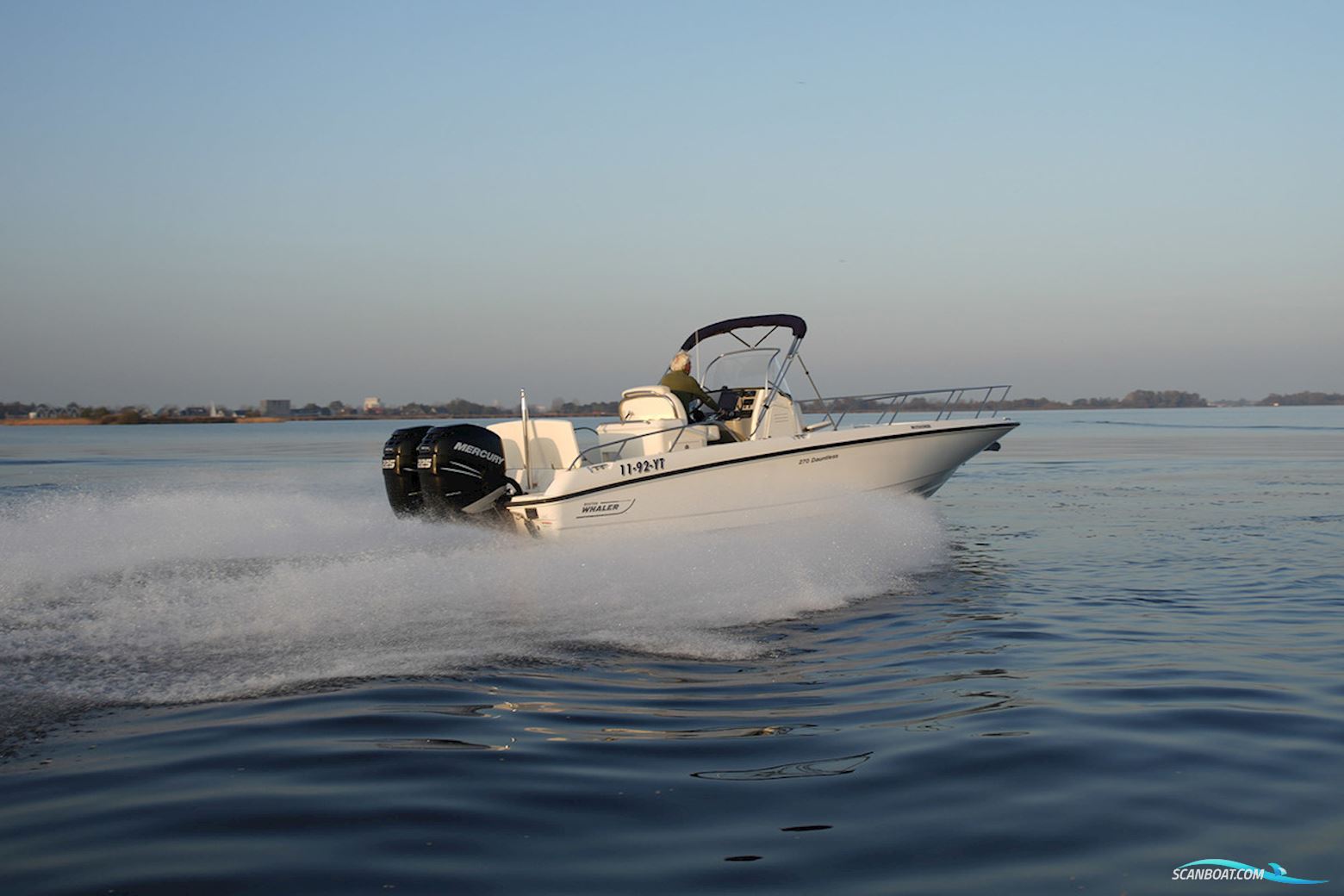 Boston Whaler 270 Dauntless