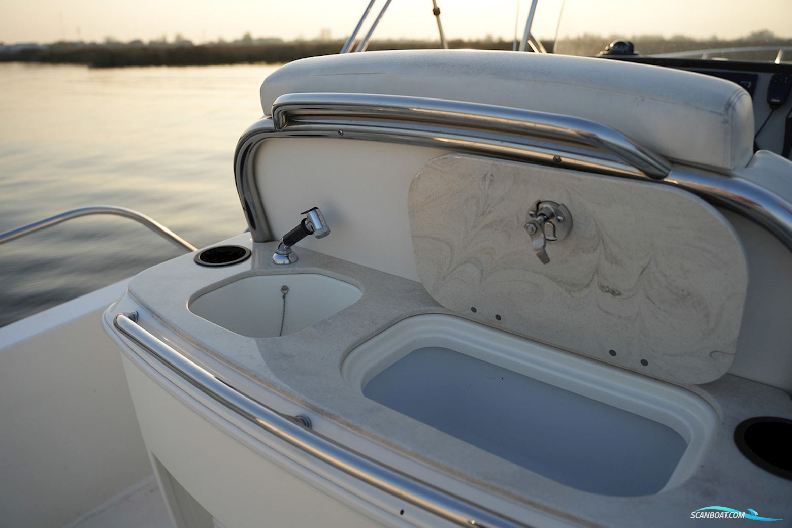 Boston Whaler 270 Dauntless