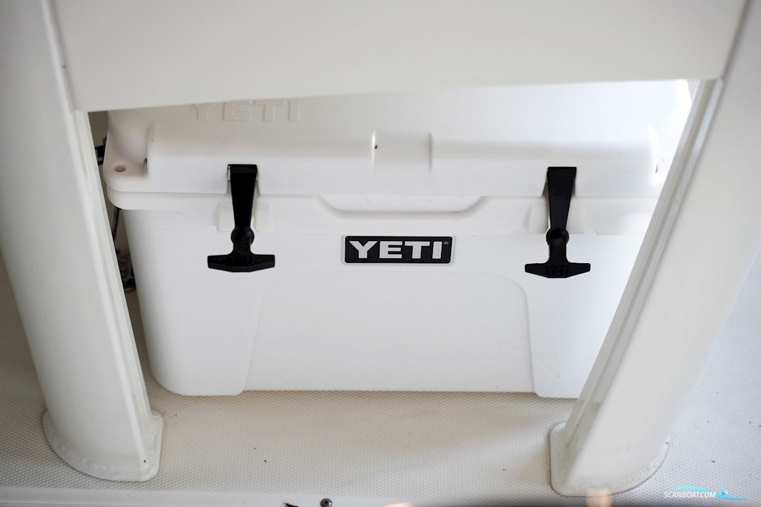 Boston Whaler 270 Dauntless